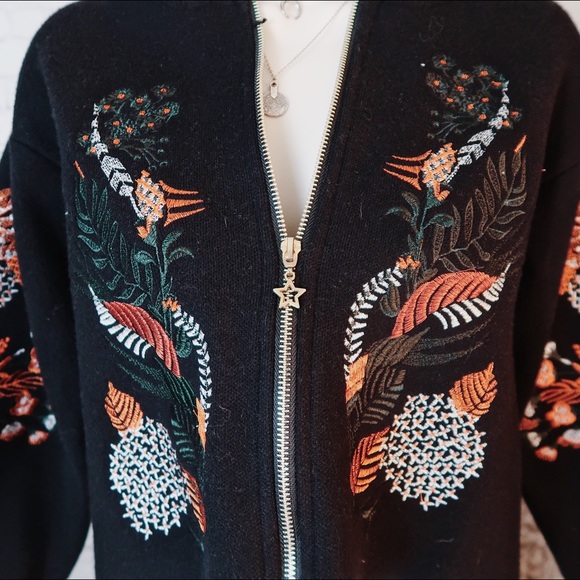 Embroidered Japanese Cropped Sweater Zip Jacket - Picture 2 of 2
